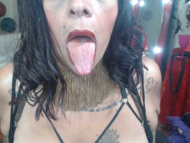 ShanonTITS's BongaCams show and profile