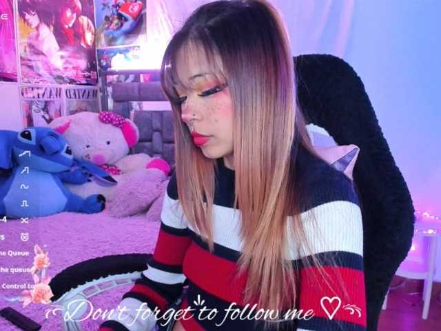 Sweetred11's BongaCams show and profile