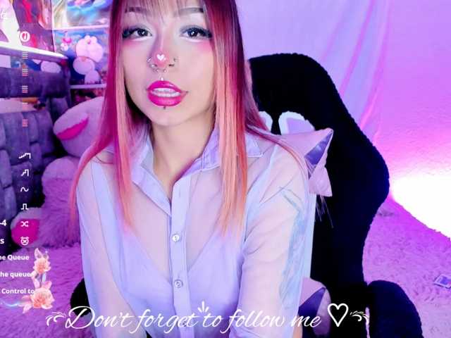 Sweetred11 live cam profile