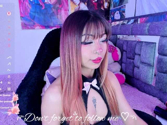 Sweetred11's BongaCams show and profile