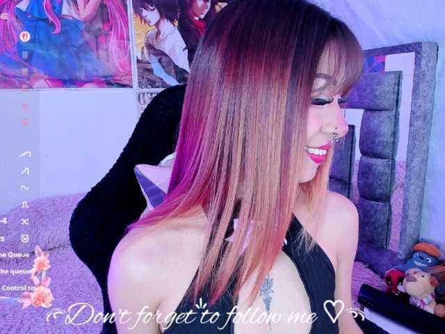 Sweetred11's BongaCams show and profile