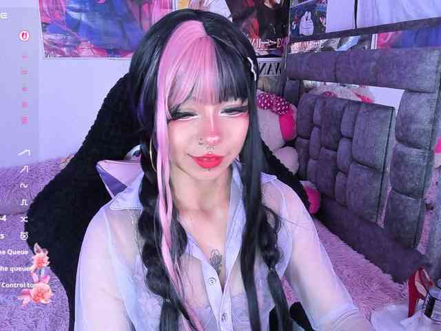 Sweetred11 Live Webcam on BongaCams