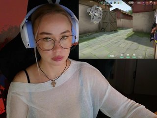 Emili1- Porn Show