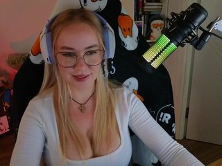 Emili1- Porn Show