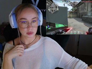 Emili1- Porn Show