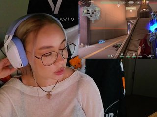 Emili1- Porn Show