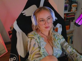 Emili1- Porn Show