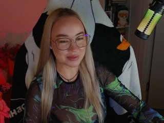 Emili1- Porn Show