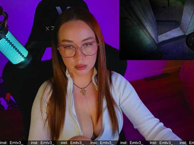 Emili1-'s BongaCams show and profile