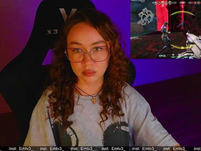 Emili1-'s BongaCams show and profile