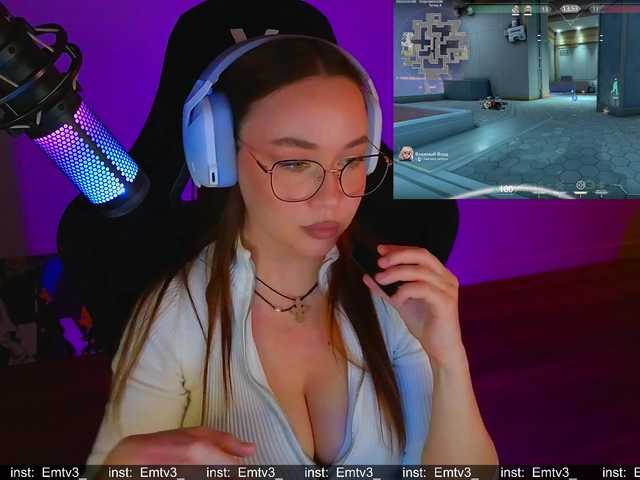 Emili1-'s BongaCams show and profile