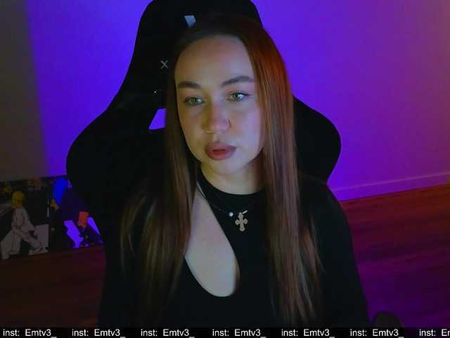 Emili1-'s BongaCams show and profile