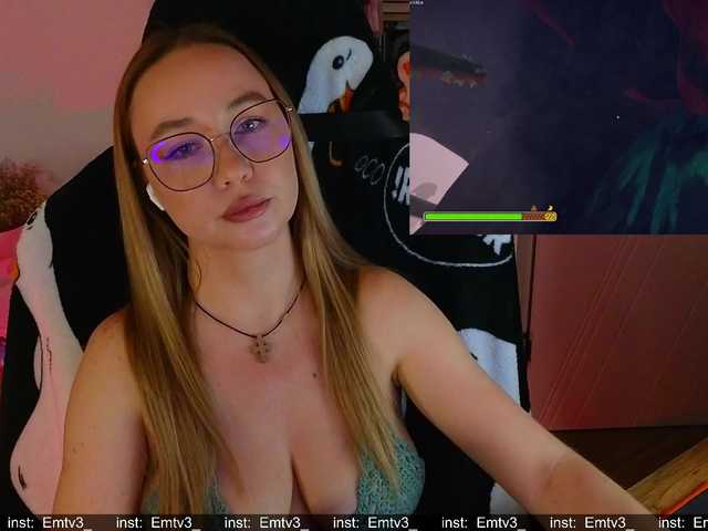 Emili1-'s BongaCams show and profile