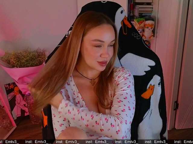 Emili1-'s BongaCams show and profile