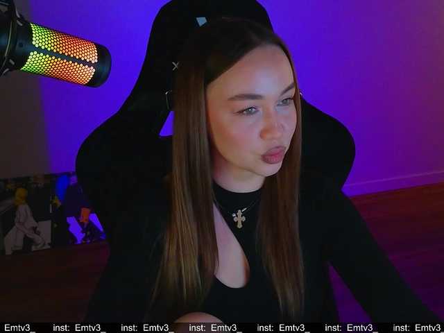 Emili1-'s BongaCams show and profile