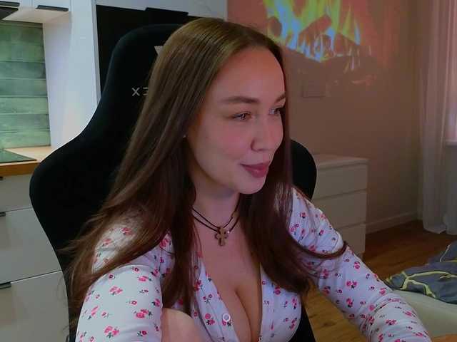 Emili1-'s BongaCams show and profile