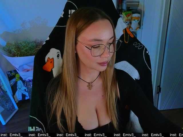 Emili1-'s BongaCams show and profile