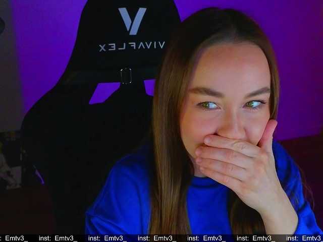 Emili1-'s BongaCams show and profile