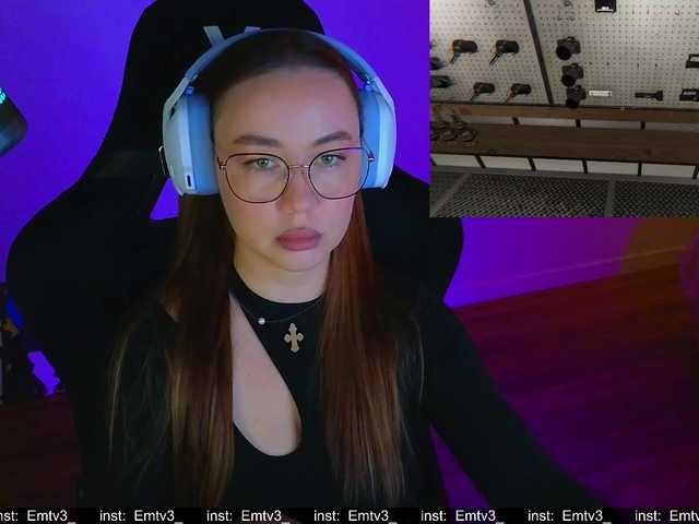 Emili1-'s BongaCams show and profile