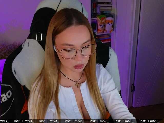 Emili1-'s BongaCams show and profile