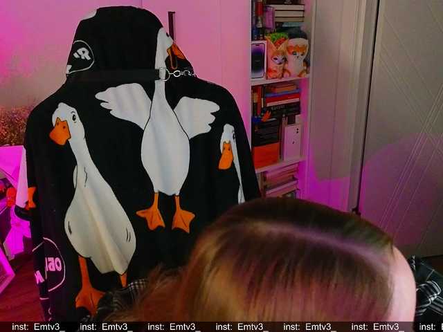 Emili1-'s BongaCams show and profile