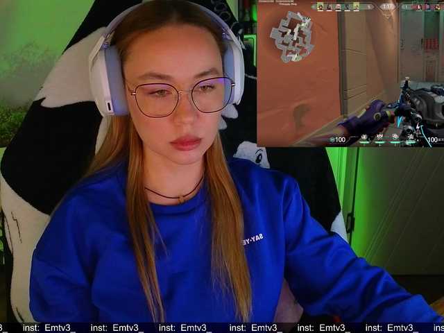 Emili1-'s BongaCams show and profile