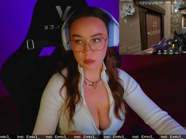 Emili1-'s BongaCams show and profile