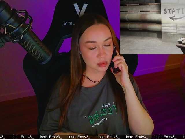 Emili1-'s BongaCams show and profile