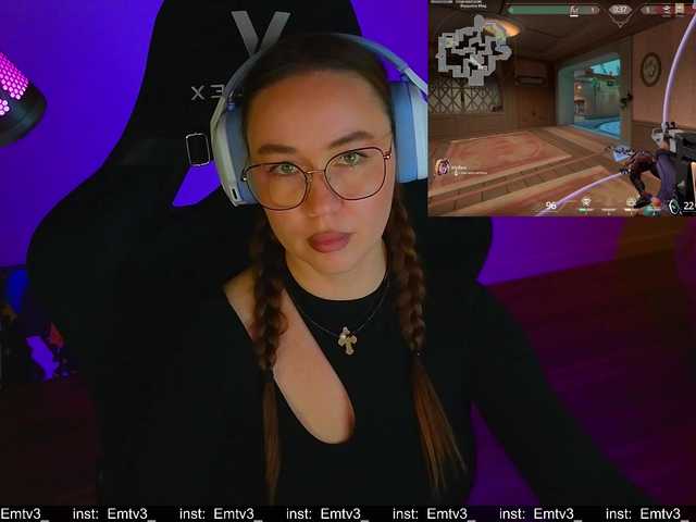 Emili1-'s BongaCams show and profile