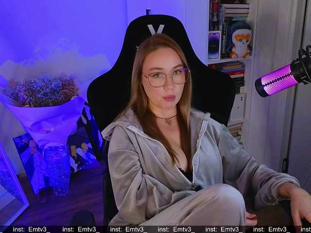 Emili1-'s BongaCams show and profile