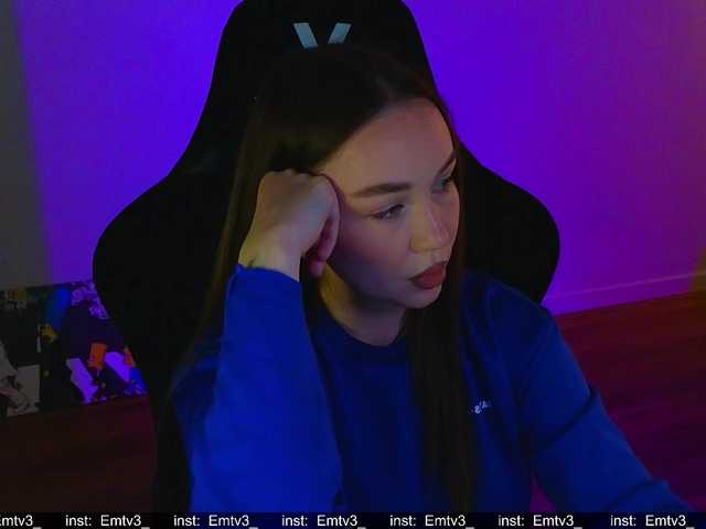 Emili1-'s BongaCams show and profile