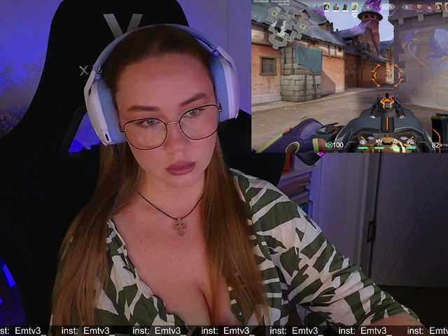 Emili1-'s BongaCams show and profile