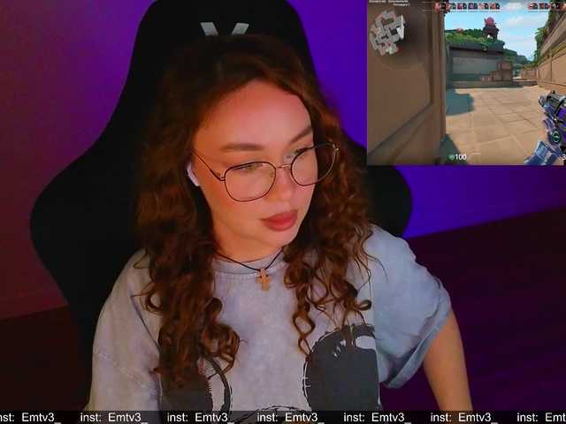 Emili1-'s BongaCams show and profile