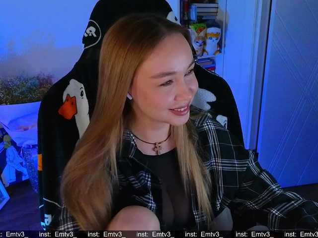 Emili1-'s BongaCams show and profile