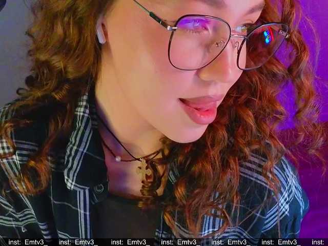 Emili1-'s BongaCams show and profile