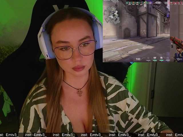 Emili1-'s BongaCams show and profile