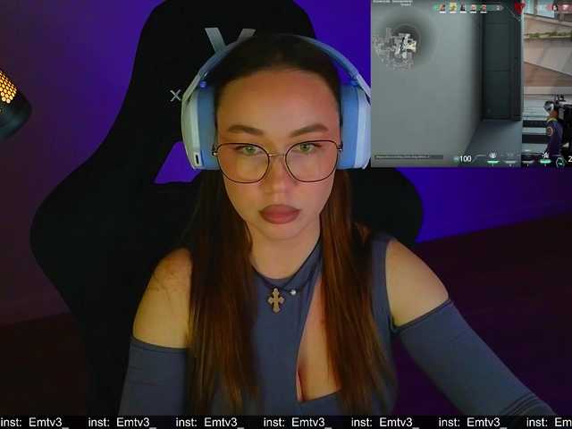 Emili1-'s BongaCams show and profile