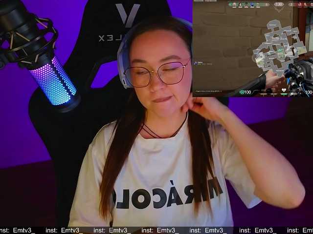 Emili1-'s BongaCams show and profile