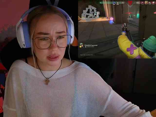 chatroom porn Emili1-