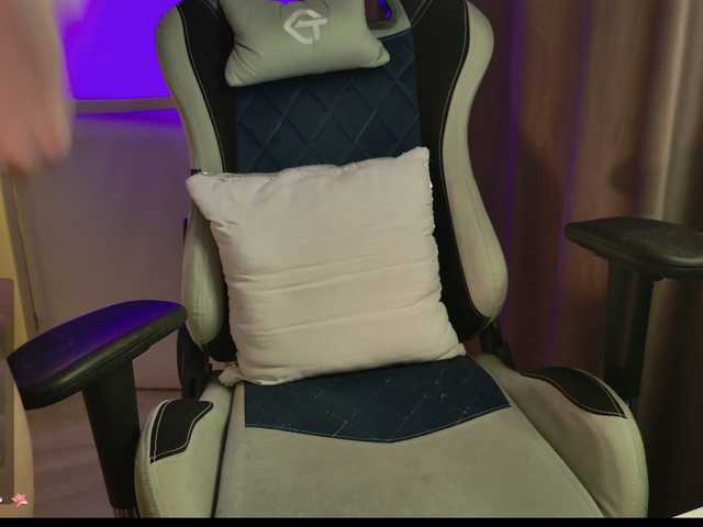 Pink-Donut's BongaCams show and profile