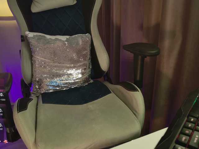 Pink-Donut's BongaCams show and profile