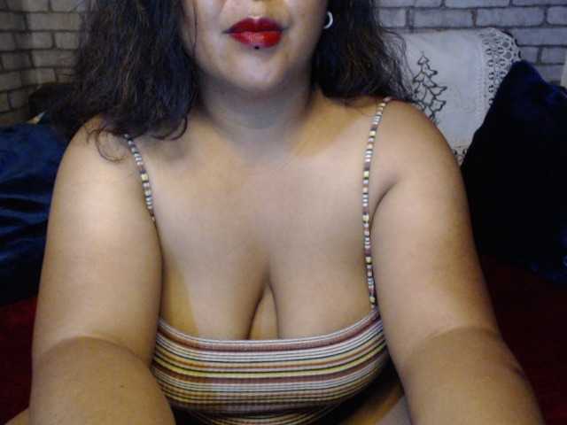 komurasaki – webcam model profile photo