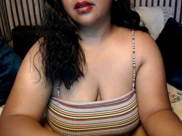 komurasaki webcam bongacams model stream image