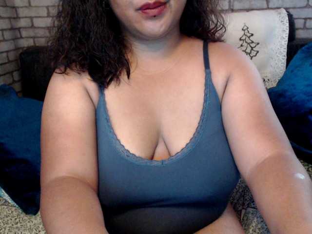 komurasaki – webcam model profile photo