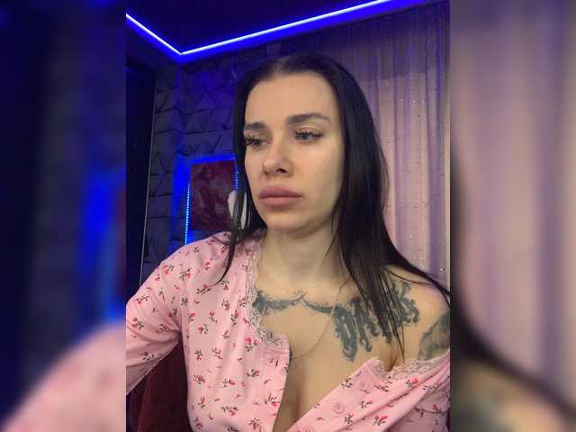 MaidenCrystal's BongaCams show and profile