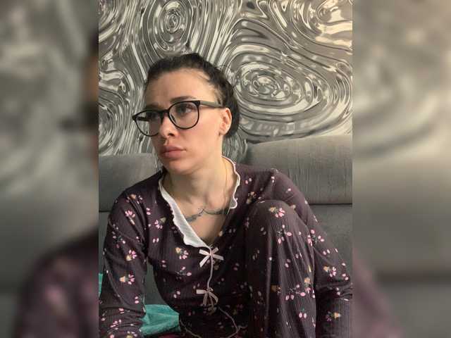 MaidenCrystal's BongaCams show and profile