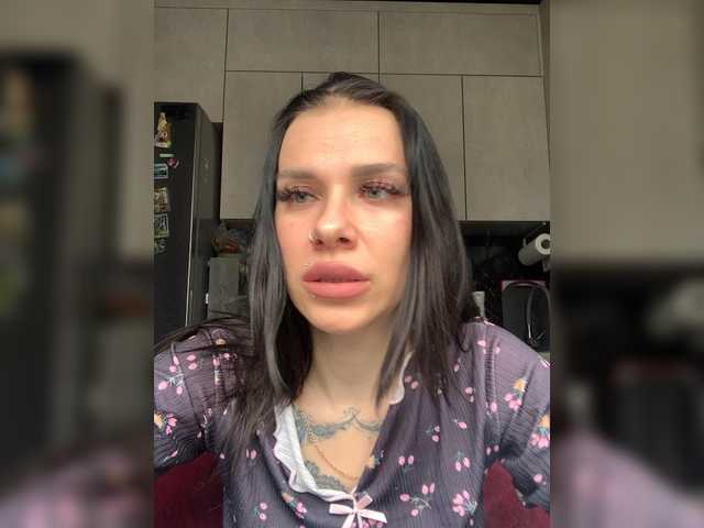 MaidenCrystal's BongaCams show and profile