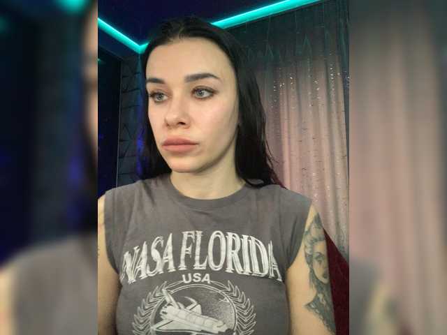 MaidenCrystal's BongaCams show and profile