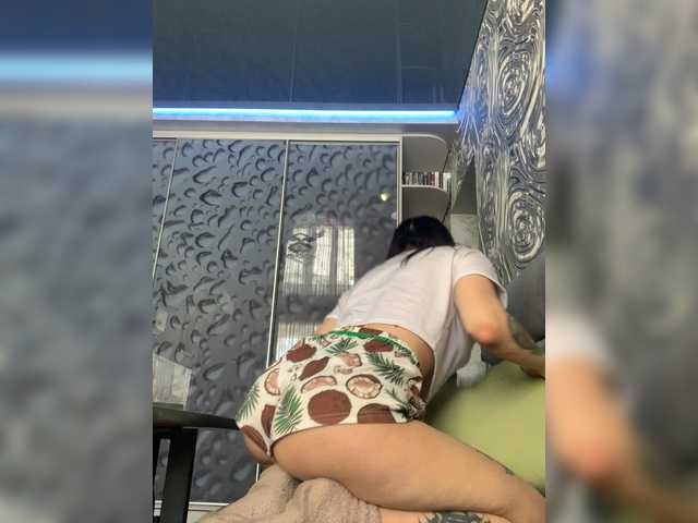 MaidenCrystal's BongaCams show and profile