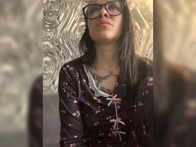 MaidenCrystal's BongaCams show and profile